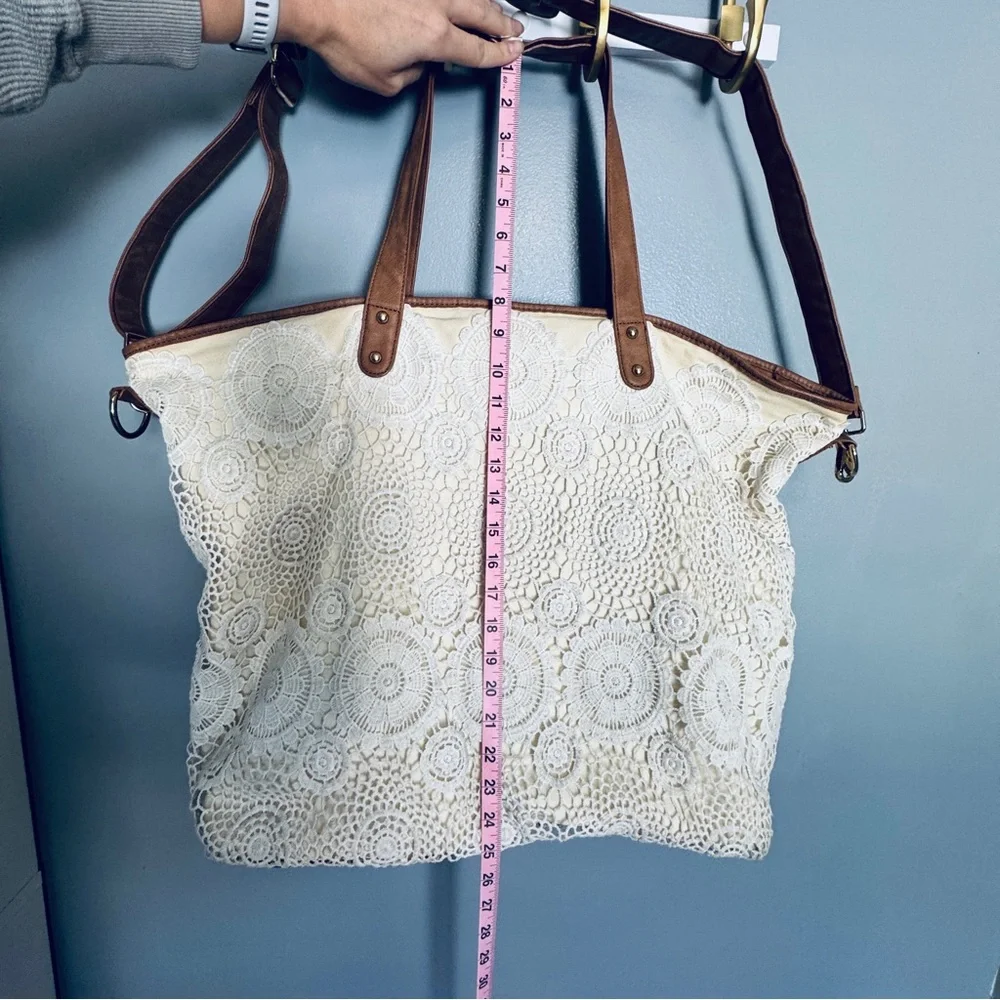 Merona Cream Lace Overnight Bag - Picture 3 of 10